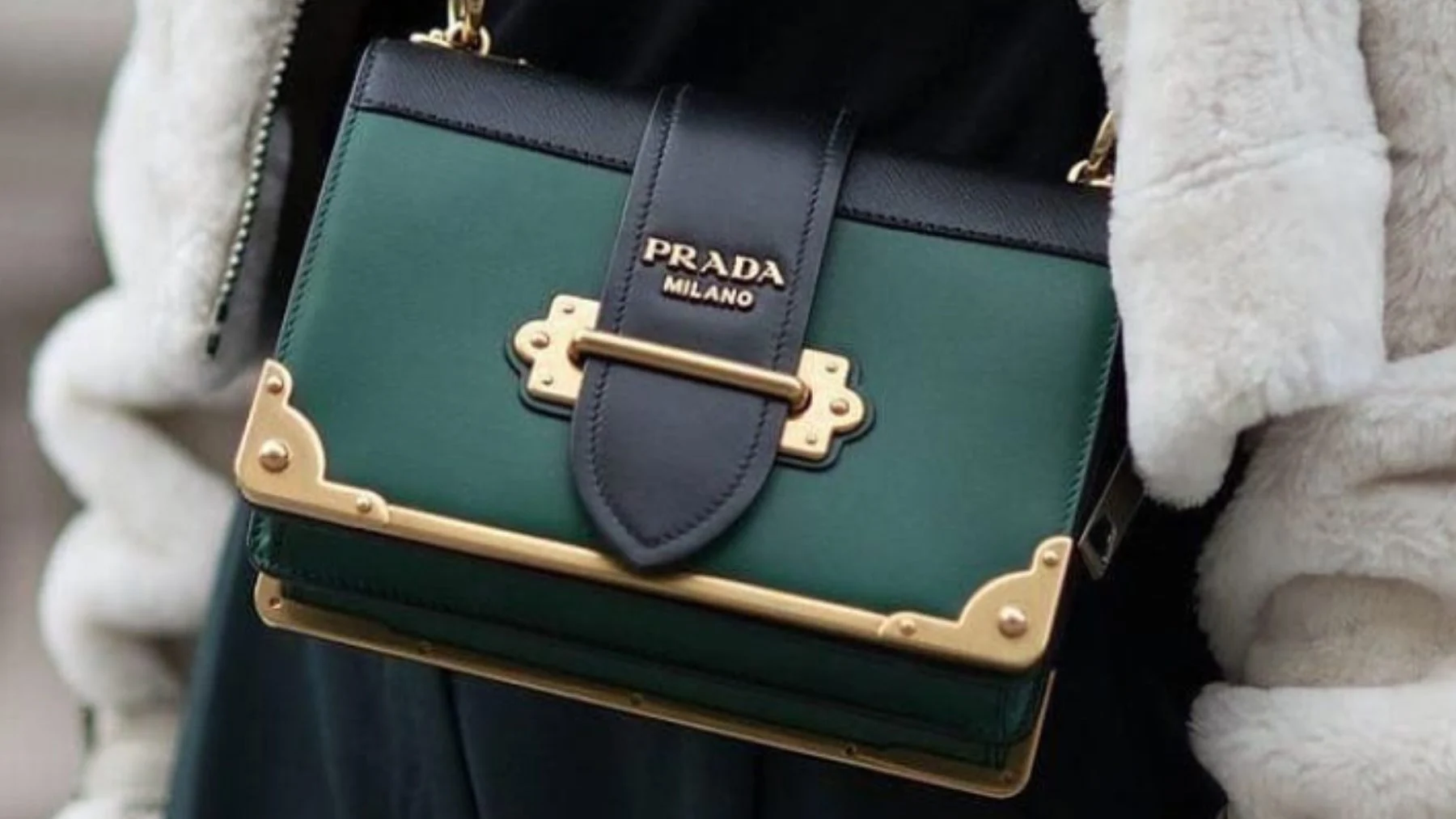 Los bolsos más icónicos y populares de Prada: historia, estilo y legado