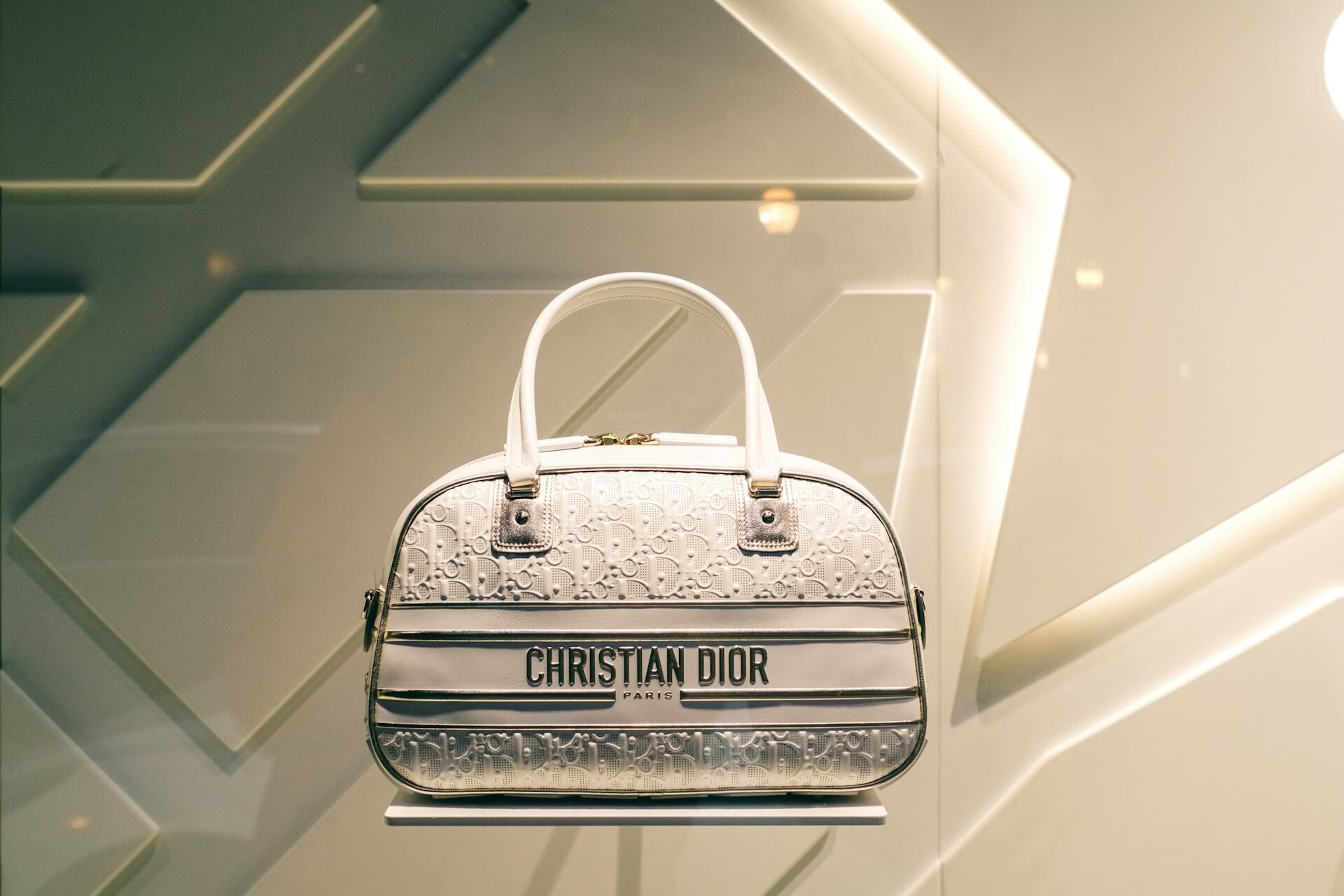 ¿Cómo saber si un bolso Dior es original? [GUÍA DEFINITIVA]